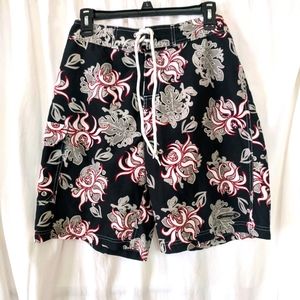 Sideout  Summer Vacation   Black, gray, red print Size 30